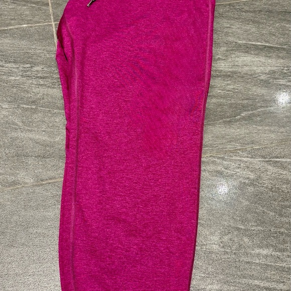 Vuori Jogger Sweatpants Berry Pink Size M Like New - Picture 4 of 5